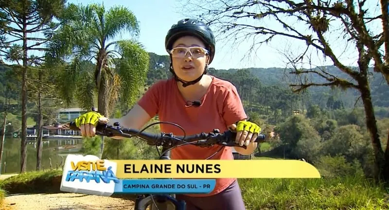 Elaine de bicicleta em Campina Grande do Sul, PR